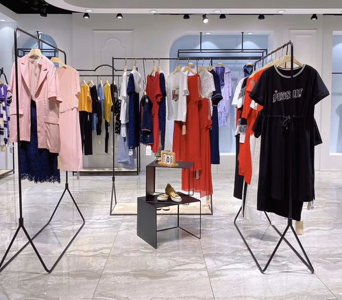 哥邦女裝品牌服裝尾貨批發貨源現身廣州，播田成零售新熱點